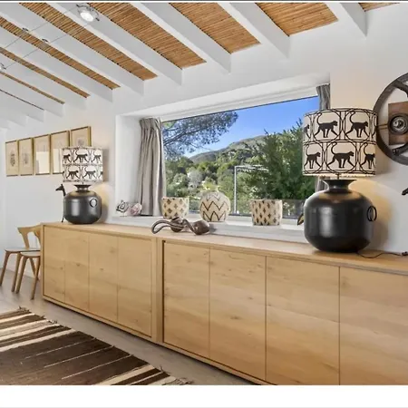 Active Seaside Escape By The Waves Semesterbostad *